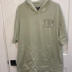 NWOT Bengals officially licensed green short sleeve hoodie shirt men’s size L